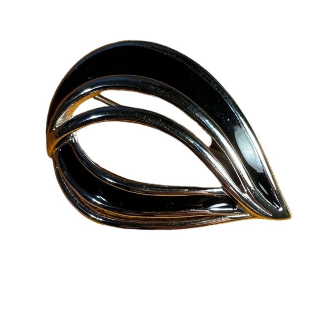 Vintage Monet Signed Black And Silver Toned Brooch Pin Leaf Eye Swoop.